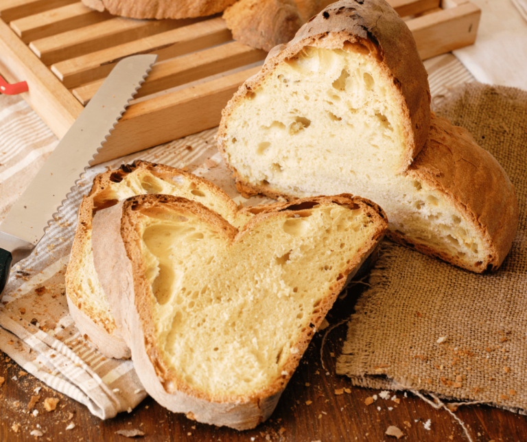 Pane alto di Altamura a fette